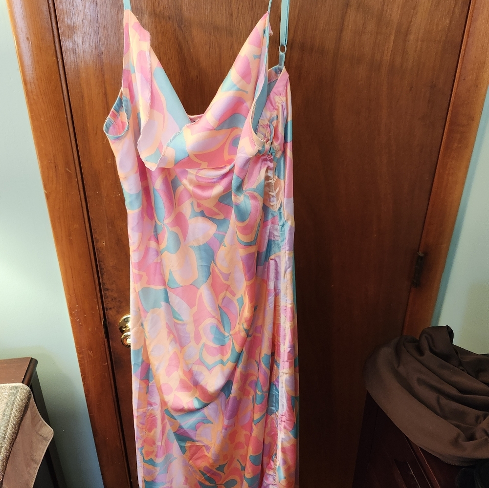 ASOS Design Multicolor Curve Maxi Dress.  Size 18 US, 100 % easy care polyester.